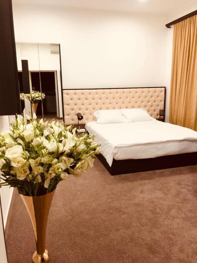 It Hotel Tumanyan Street Єреван Екстер'єр фото