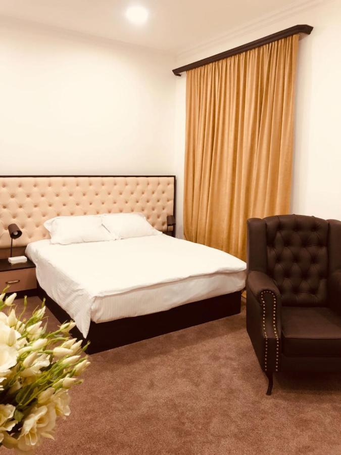 It Hotel Tumanyan Street Єреван Екстер'єр фото