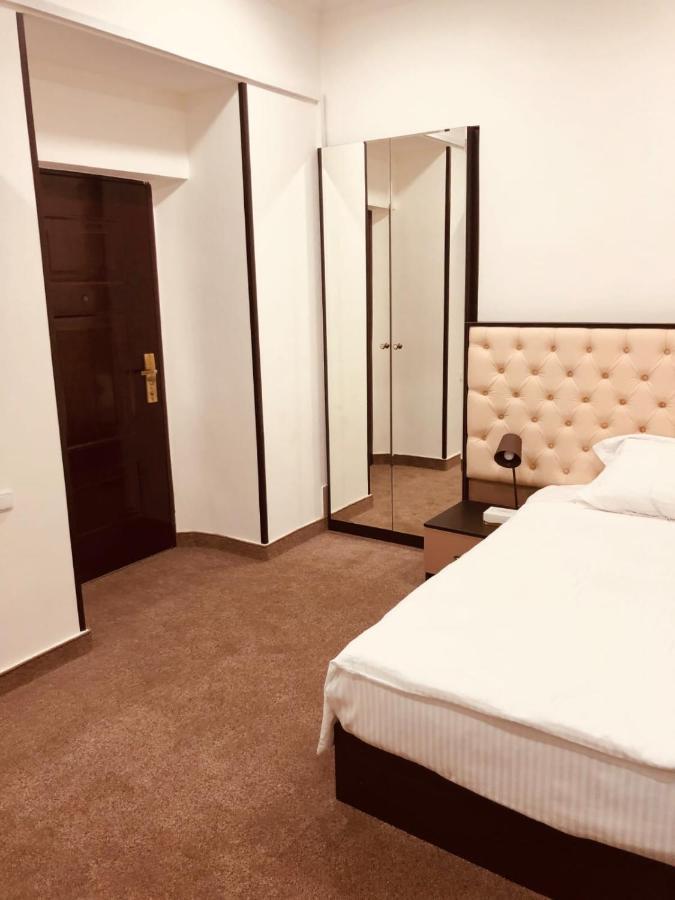 It Hotel Tumanyan Street Єреван Екстер'єр фото