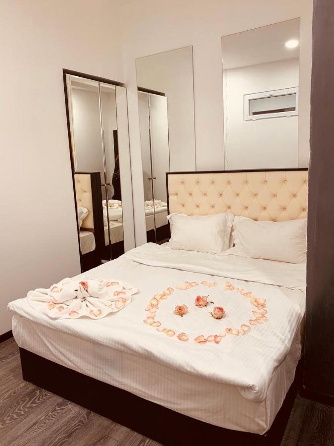 It Hotel Tumanyan Street Єреван Екстер'єр фото